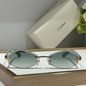 Meet your Posher, Violet